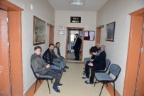 VİZE MUAFİYETİ - Gördes'te Yeni Kimlik Kartlarına Yoğun İlgi