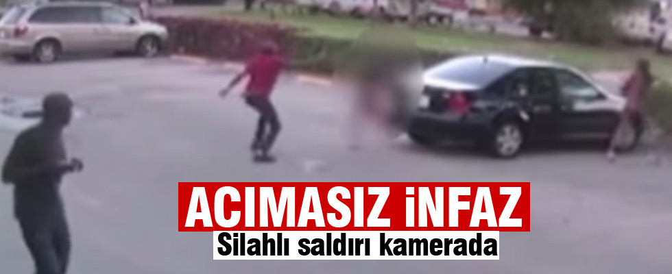 Kız arkadaşının yanında infaz edildi