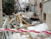 Konya'da cami çatısı çöktü