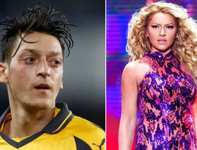 Mesut Özil, Hadise'nin peşinde