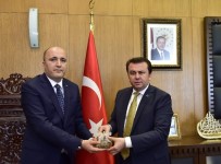 MHP'den Kahramanmaraş Büyükşehir Belediye Başkanı Erkoç'a Anlamlı Hediye Haberi