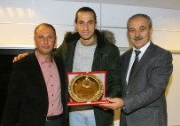 Yusuf Yazıcı, Şampiyon Liseyi Ziyaret Etti