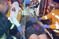 Adana'da Direksiyon Hakimiyetini Kaybeden Otomobil, Park Halindeki Kamyonetlere Çarptı Açıklaması 1 Kişi Ağır Yaralı