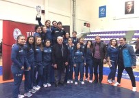 METİN ORAL - Altınovalı Bayan Güreşçiler Türkiye Şampiyonu