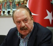 İLHAN CAVCAV - İlhan Cavcav Beyin Kanaması Geçirdi