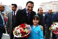 ANAOKULU ÖĞRENCİSİ - Karnelerini Başkan Ak'tan Aldılar