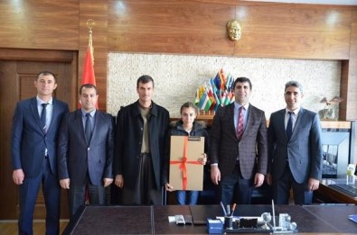 Kaymakamdan TEOG Birincisine Ödül