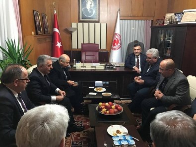 AK Parti'li Milletvekilinden MHP Genel Başkanı'na Patates İkramı
