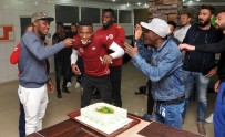 Alanyaspor'da Fofona'nın Doğum Günü Kutlandı