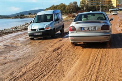 Ayvalık'ta Sürücülerin Gönül Yolu Çilesi