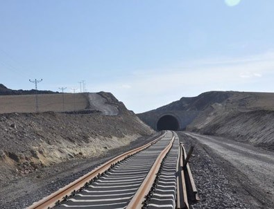 Bakü-Tiflis-Kars demiryolu hattı 2 ay sonra açılıyor