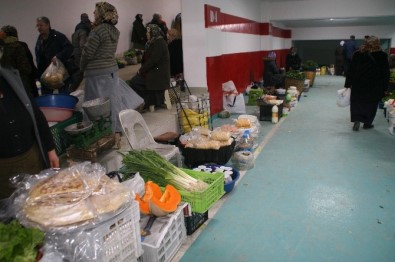 Devrek'te Köylü Pazarı Yeni Yerine Taşındı