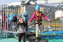 KARNE HEDİYESİ - Karne Sevincini Atatürk Kent Park'ta Yaşadılar