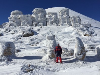 Nemrut Dağı'nda Heykeller Buz Kesti