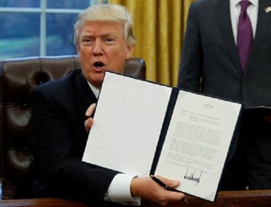 Trump imzayı attı