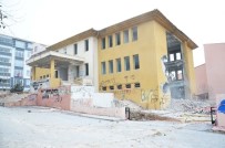 YIKIM ÇALIŞMALARI - Eski Kütüphane Binasında Yıkım Çalışmaları Başladı