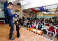 ŞEHİR TİYATROSU - Sincanlı Öğrencilere Karne Hediyesi