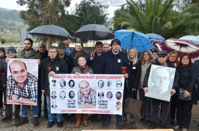 Uğur Mumcu'ya Foça'da Hüzünlü Anma