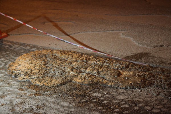 Yola dökülen madde paniğe neden oldu