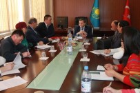 KÜLTÜR BAŞKENTİ - Ahmet Yesevi Üniversitesi Mütevelli Heyet Başkanı Yıldız, Türkistan'da Basın Mensuplarıyla Buluştu