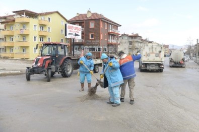 Isparta'da 44 Mahallede Kar Sonrası Temizlik Seferberliği
