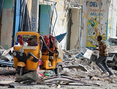 Mogadişu'da bombalı saldırı: 12 ölü