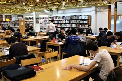 Bu kütüphane 24 saat açık