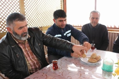 Sivas'ta Polisten Sürücülere 'Patates İkramı'