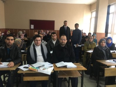 Suriyeli Öğretmenlere Kurs Veriliyor
