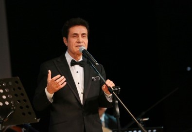 Zekai Tunca'dan Unutulmaz Konser