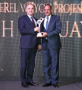 Başkan Duruay'a 'Yılın Yerelde Vizyon Proje' Ödülü