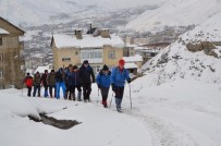 Dağcılardan Vatan Tepesi'ne Zorlu Tırmanış