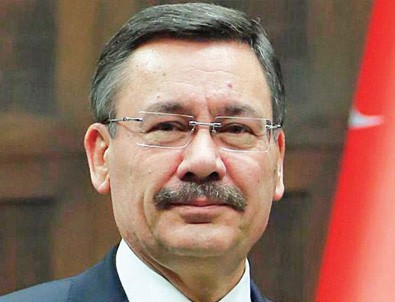 Melih Gökçek'ten referandumda 'evet' için 12 gerekçe