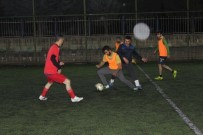 FUTBOL MAÇI - Taraftarlar İle Emniyet Mensupları Yenişemedi