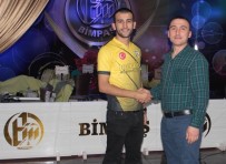 KAYGıSıZ - Tavşanlı Gençler Gücüspor Futbolcularını Tanıttı