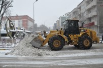ENGELLİ PERSONEL - Tunceli'de 238 Köy Yolu Ulaşıma Kapandı