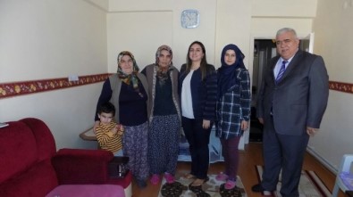 Vali Aykut Pekmez'in Eşi Yeşim Pekmez Şehit Ailelerini Ziyaret Ediyor