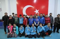 YENIYıLDıZ - Özel Sporcular Masa Tenisinde Yarıştı