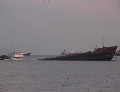Marmara'da gemi batıyor