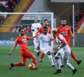 Antalya'da İlk Yarıda Gollü Beraberlik