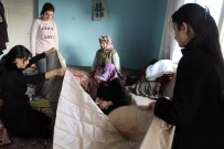 Aydın'da Ak Kadınlar Hasta Yaşlı Kadını Sevindirdi