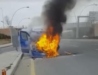 Ankara'da Seyir Halindeki Dolmuş Alev Aldı