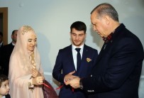 Cumhurbaşkanı Erdoğan, 15 Temmuz Gazisiyle Aynı Binada Oturan Çiftin Nişan Yüzüklerini Taktı
