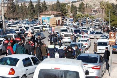 Polis PKK Paçavrasını Görünce Müdahale Etti