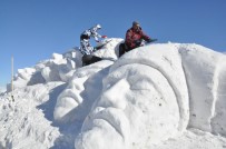 SARIKAMIŞ ŞEHİTLERİ - 90 Bin Askeri Temsilen Kardan Heykel Yapıyorlar