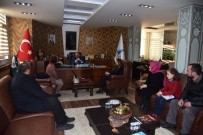 TABLET BİLGİSAYAR - Başkan Üzülmez'den Minik Şaire Motivasyon Ödülü