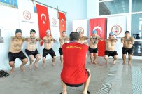 KEÇİÖREN BELEDİYESİ - Başkent'teki İtfaiyecilere Yüzme Kursu