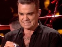 AYDA FIELD - Hayranlarına dokunduktan sonra elini temizledi