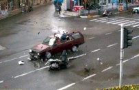 HAFRİYAT KAMYONU - Trafik Kazaları MOBESE Kameralarına Yansıdı