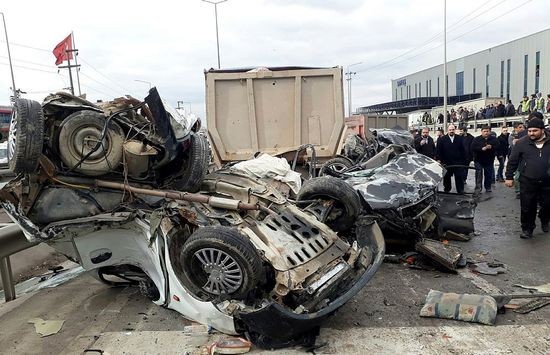 Gebze'de zincirleme trafik kazası: 1 ölü, 14 yaralı